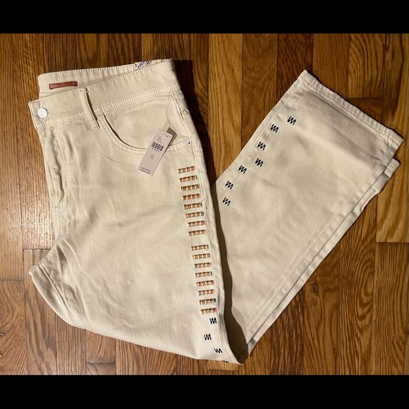 Pilcro NWT Ivory Multi Color-Accented Slim Boyfriend Jeans in 33 - Picture 14 of 14